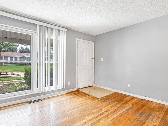 2nd image of 1590 Flordawn Dr