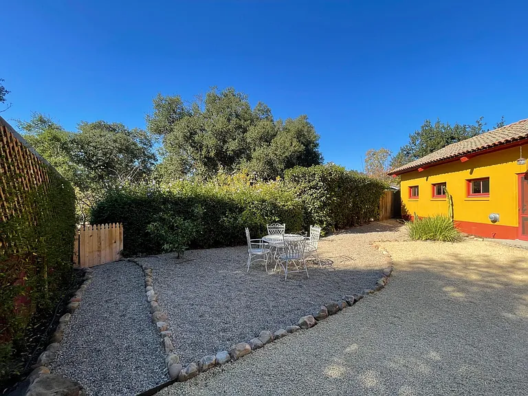 2708 Puesta Del Sol #A — Photo 2
