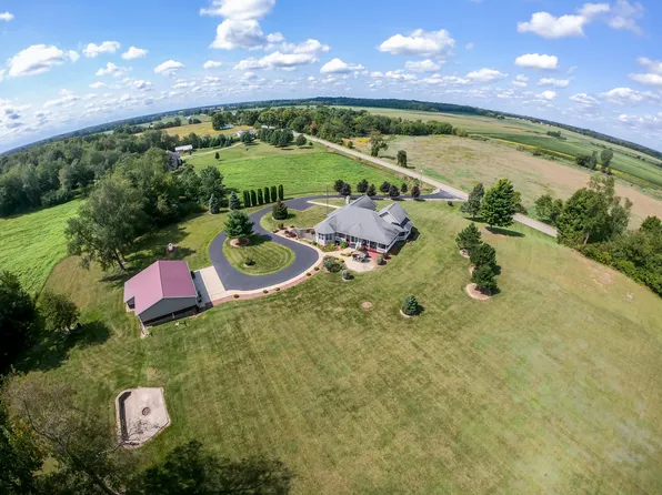 839 E Girard Rd, Quincy, MI 49082