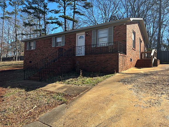 2nd image of 525 Rockvale Dr