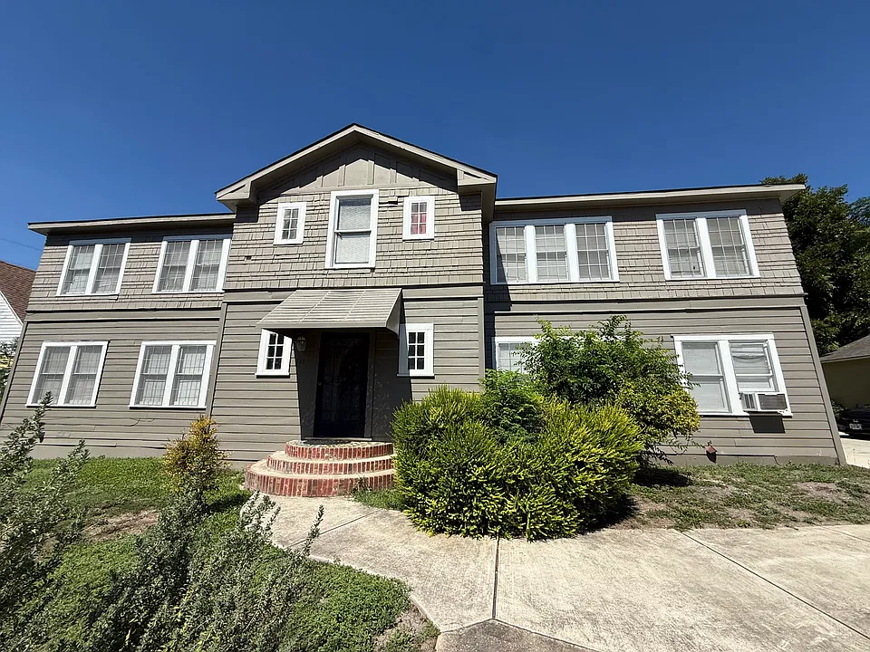 711 Fulton Ave #2