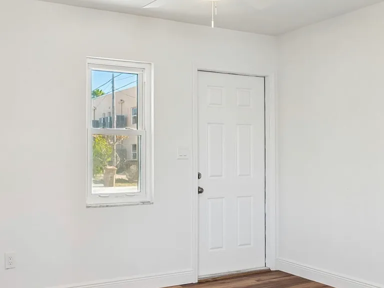 14919 N Bayshore Dr — Photo 10