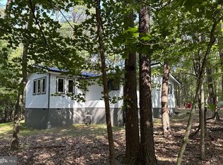 23 Autumn Ln, Hedgesville, WV 25427