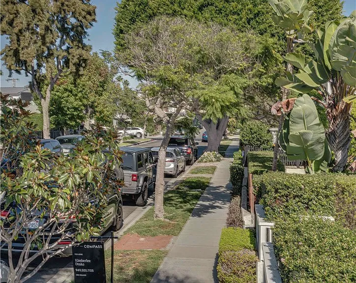 608 Heliotrope Ave — Photo 3