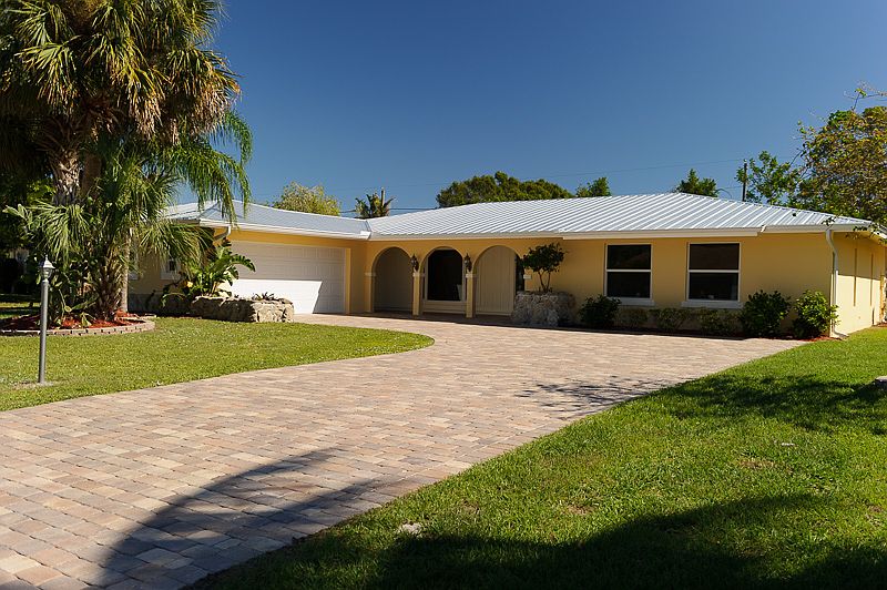 1st image of 112 NE Naranja Ave