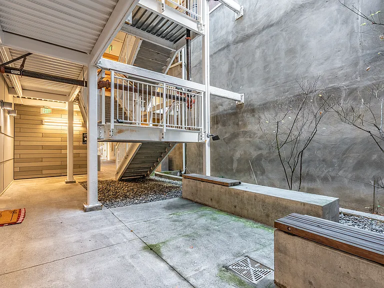 319 Queen Anne Ave N #104 — Photo 27