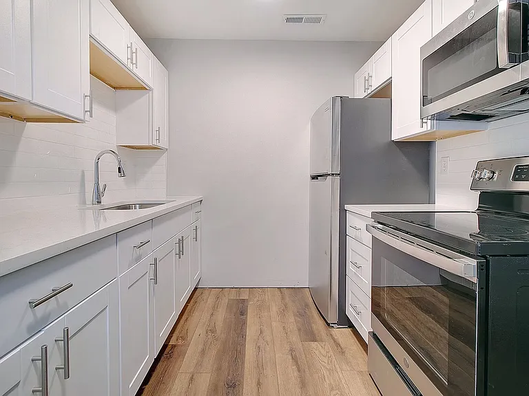 4003 S Rhett Ave #A6 — Photo 2