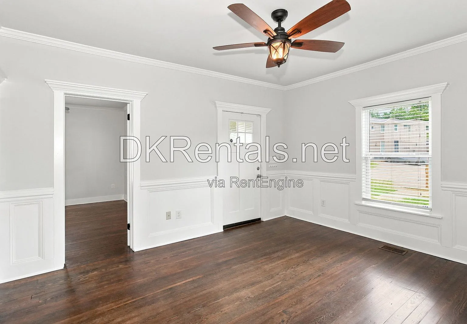 3 bed, 2.0 bath, 1581 sqft, $1,825 — Photo 3