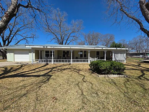 1006 E Highway St Photo 1
