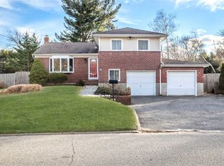 68 Grover Ln, East Northport, NY 11731