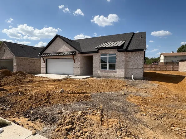214 Alice Ct, Grand Prairie, TX 75051