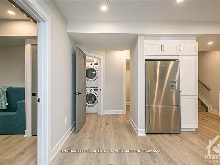 846 Rockson Cres #C — Photo 24