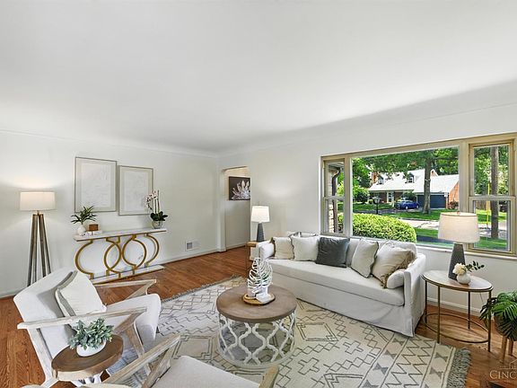 5th image of 5960 Winnetka Dr