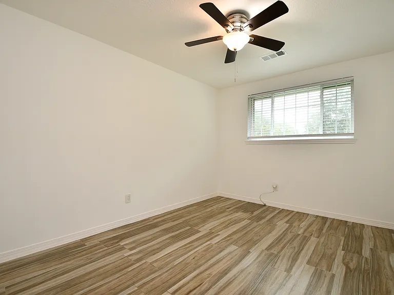 5951 Beaudry Dr — Photo 32
