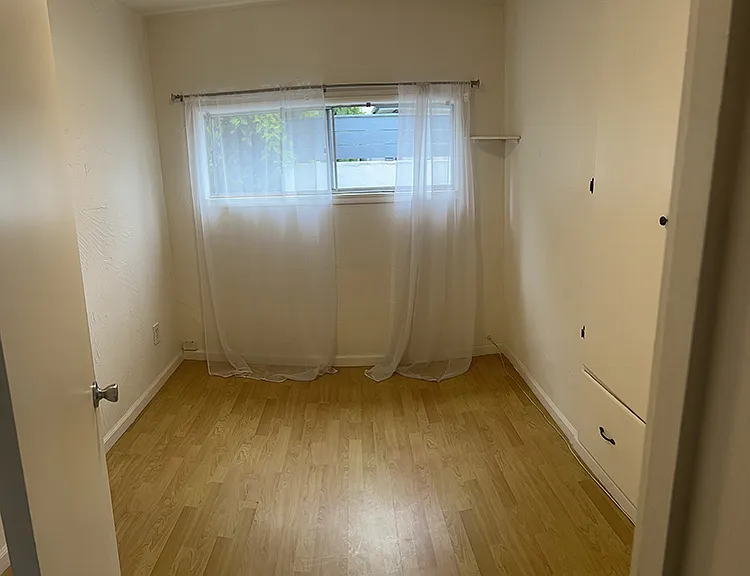 512 S Herrin St — Photo 5