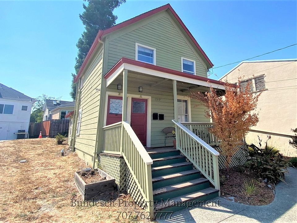 1st image of 137A Keokuk St