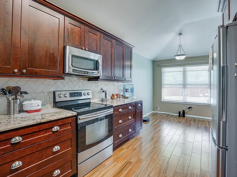 369 Phillips Dr — Photo 23