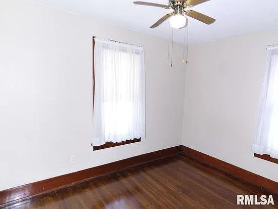 803 E 39th St — Photo 12