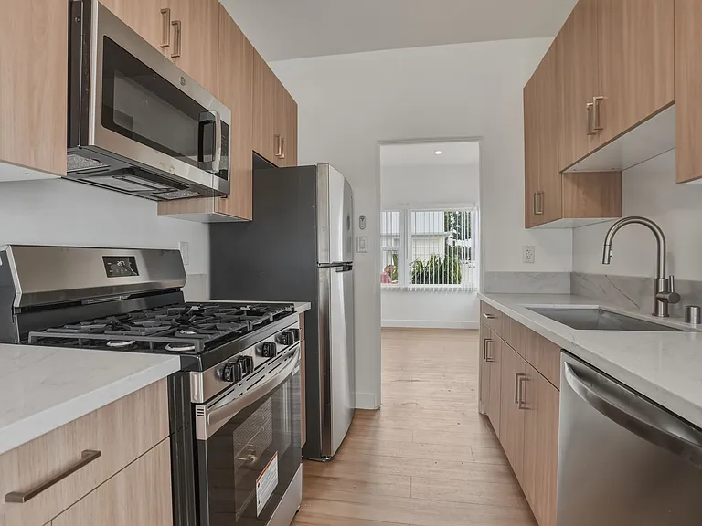 2317-2321 Ocean Park Blvd — Photo 12