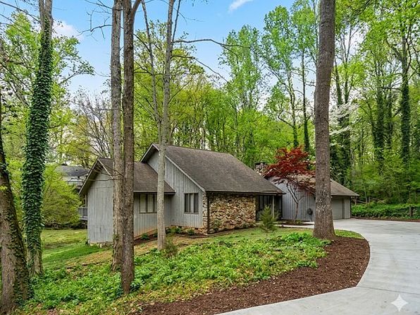 216 Brentwood Cir