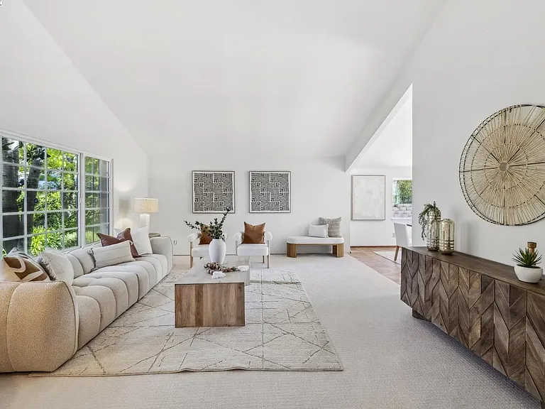 3483 Skyline Dr — Photo 12