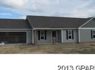 561 Rachel Ln, Grimesland, NC 27837