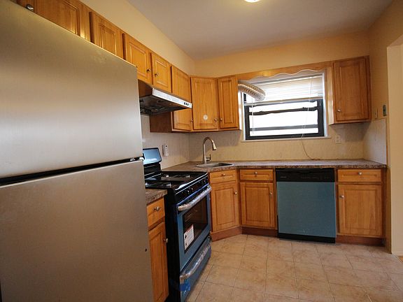 4th image of 240-22b  70th Ave #2