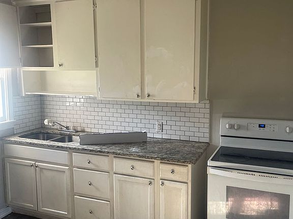 4th image of 1433 N Mockingbird Ln