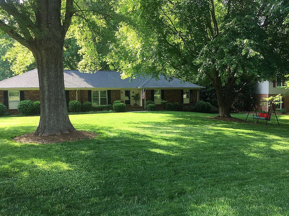 1st image of 317 Charing Cross Dr