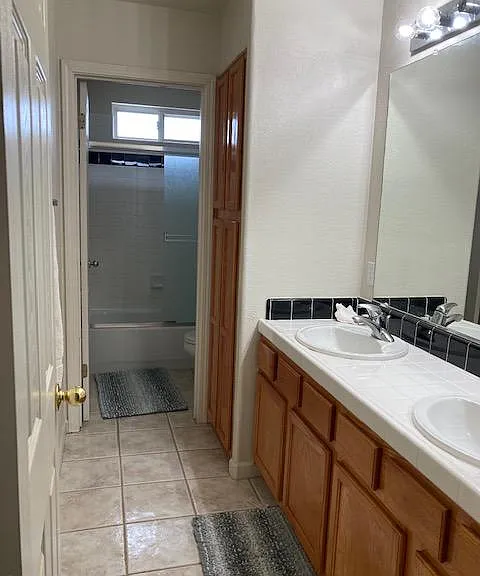 one of the bathroom (total 3 full bathrooms)
