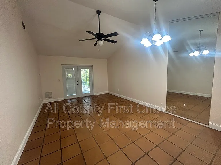 313 Bay Pl — Photo 8