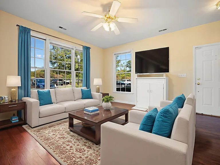 1511 Kudrow Ln — Photo 1