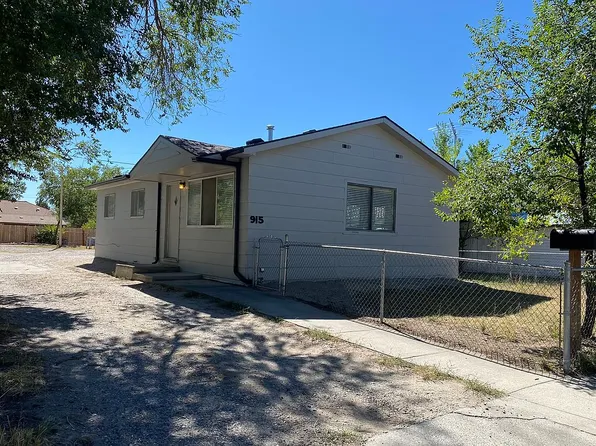 915 E Jackson Ave, Riverton, WY 82501