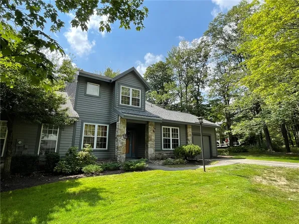 1963 S Ridge Way, Hidden Valley, PA 15502