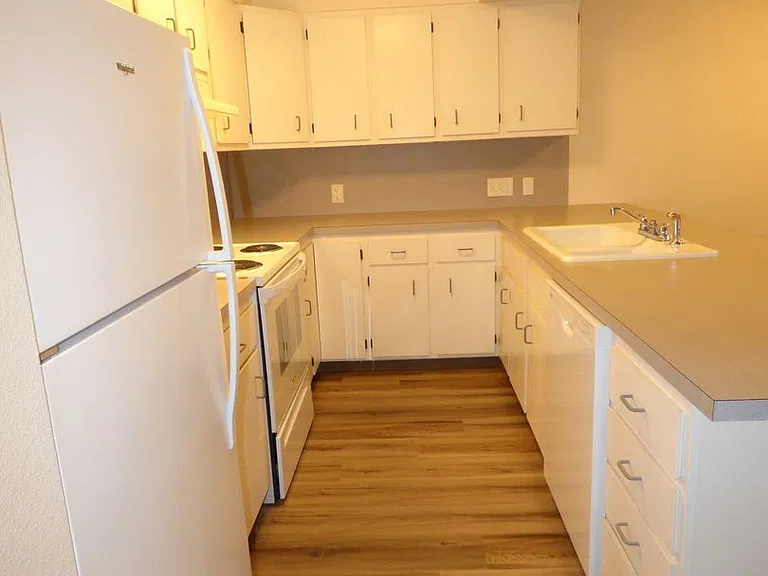 3974 Liberty Rd S — Photo 12