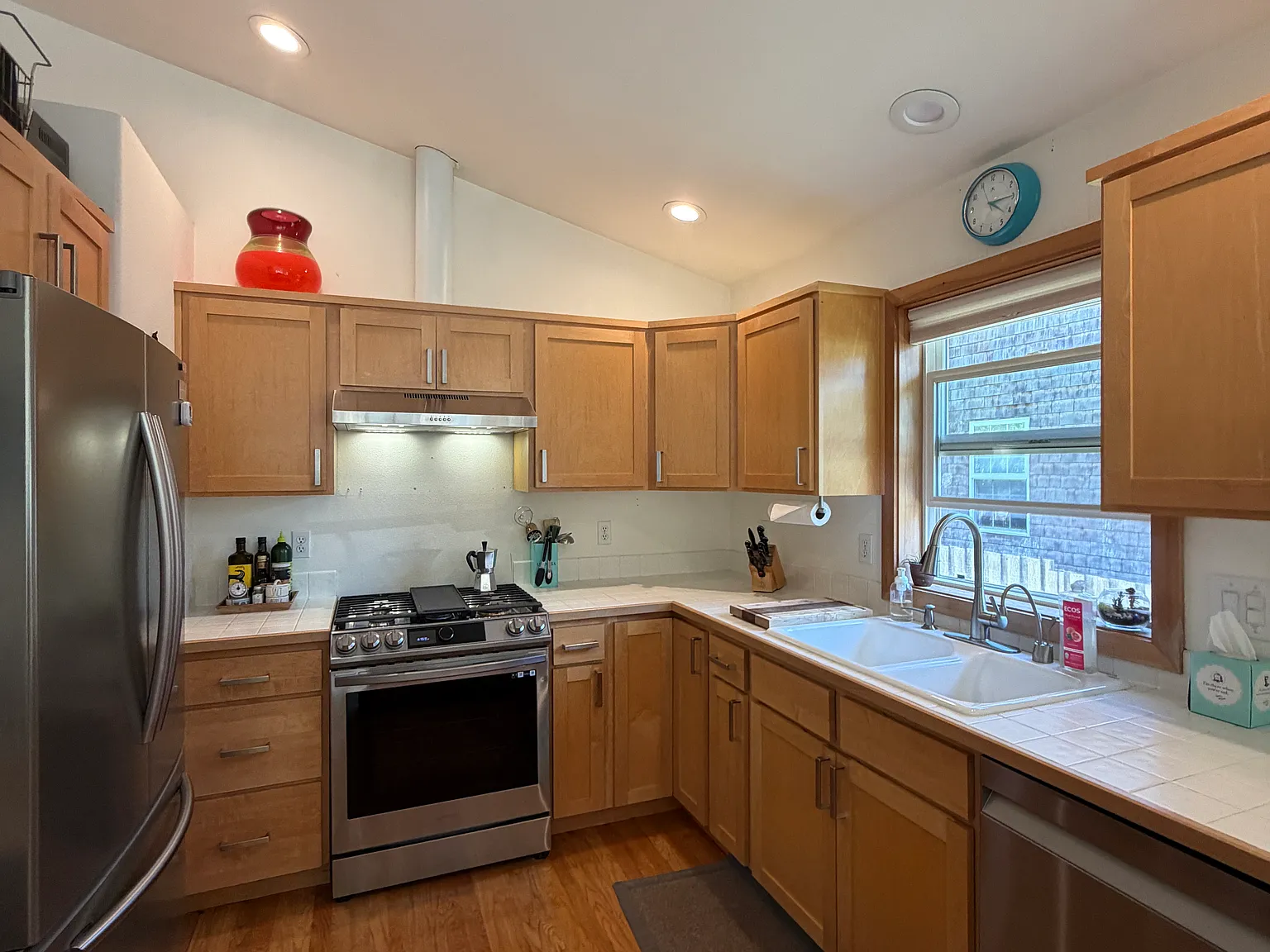 N Laurel St, Cannon Beach — Photo 3