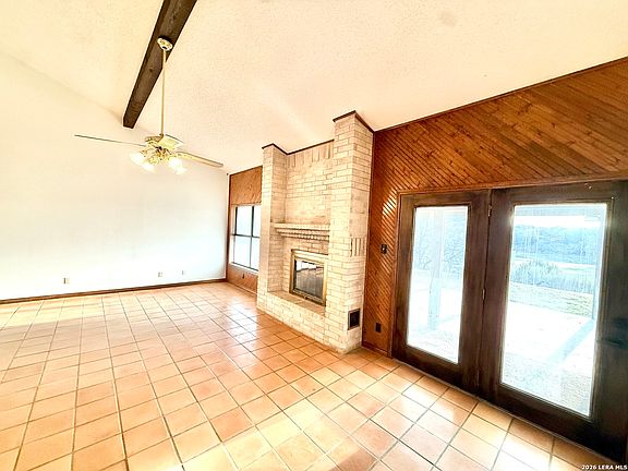 5th image of 219 Wedgewood Ln