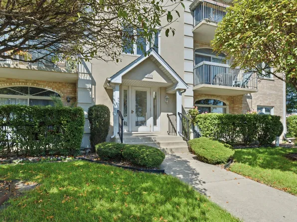 7900 Nagle Ave APT 2N, Burbank, IL 60459
