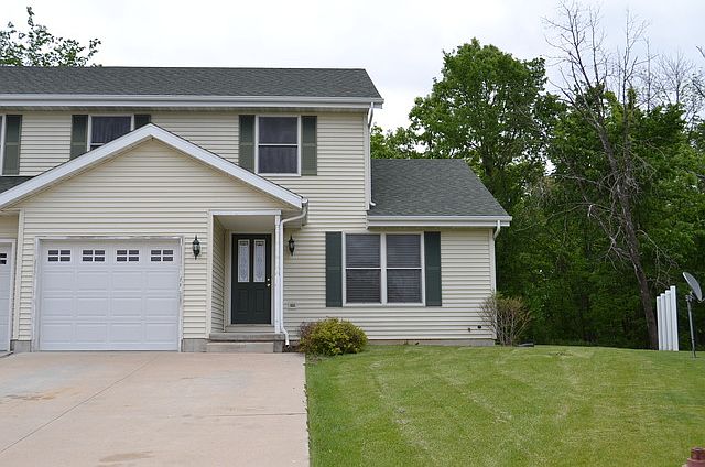 1st image of 118 Woodview Ln #118