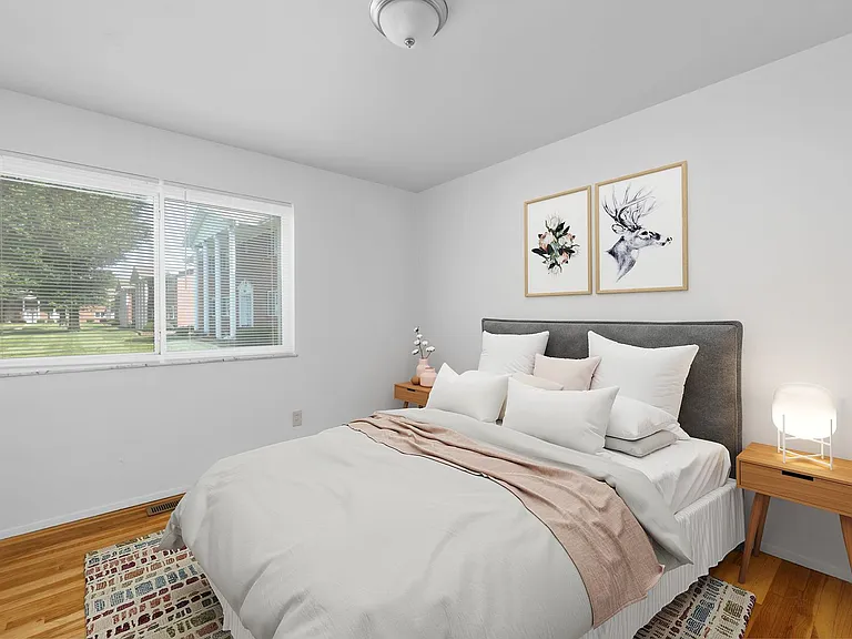 Charbonier Apartments — Photo 15