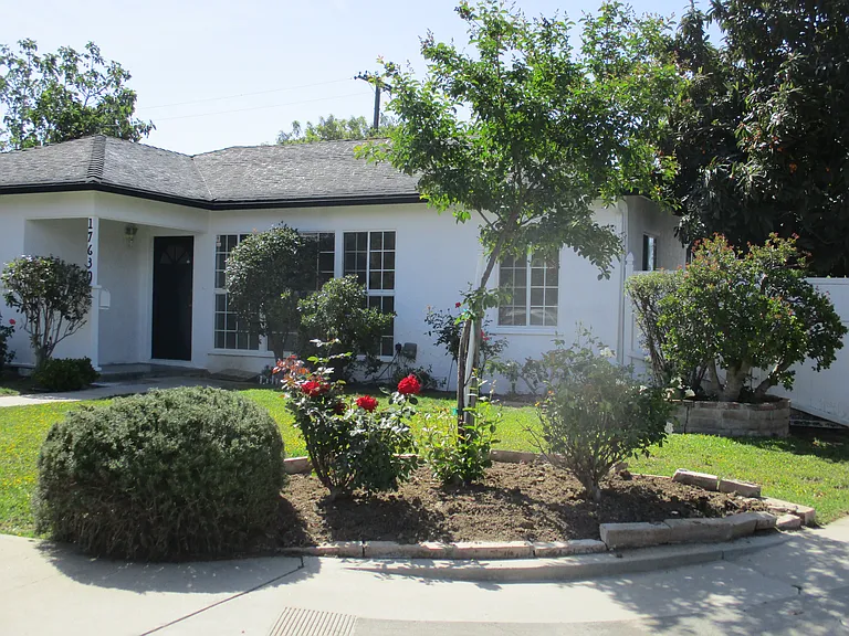 17630 Cantara St — Photo 4