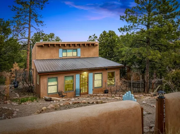 7689 Old Santa Fe Trl APT B, Santa Fe, NM 87505