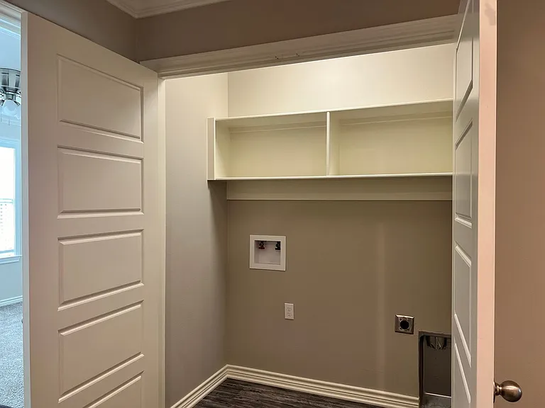 1655 S Kennedy Ave — Photo 13
