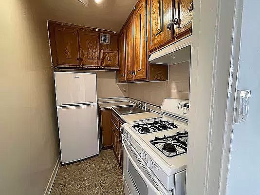 2nd image of 110-29 72nd Dr #5R