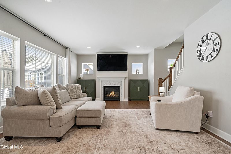 4th image of 24 Winterberry Lane