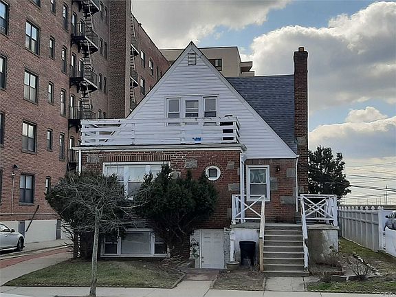 4th image of 370 E Broadway
