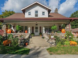 205 N Lagrave St, Paw Paw, MI 49079