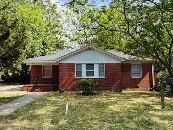 307 Byrd St, Clinton, NC 28328