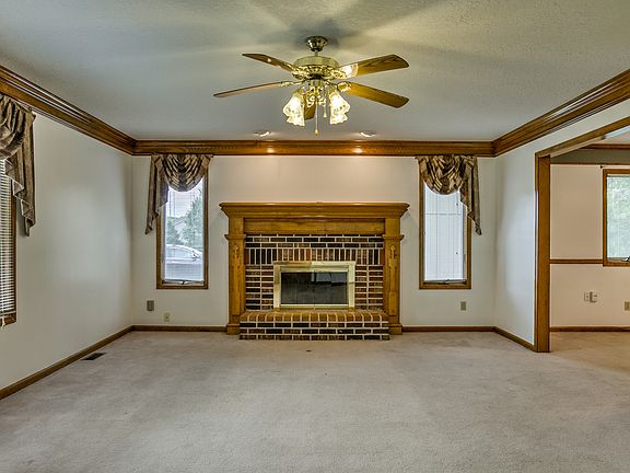 3rd image of 1228 Wellington Way