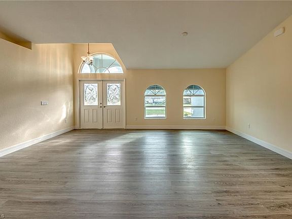 4th image of 1927 Sunniland Blvd